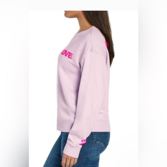 Wildfox light purple‎ lilac “Dogs Love Me” Graphic print Crewneck Sweatshirt - Picture 4 of 7